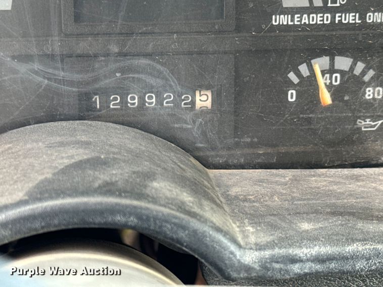 image for item NL9874 1992 GMC TopKick C5500 box truck