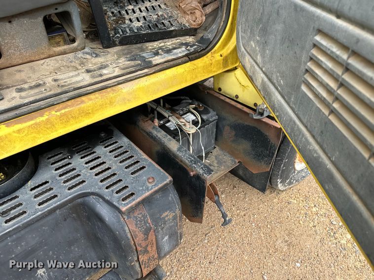 image for item NL9874 1992 GMC TopKick C5500 box truck