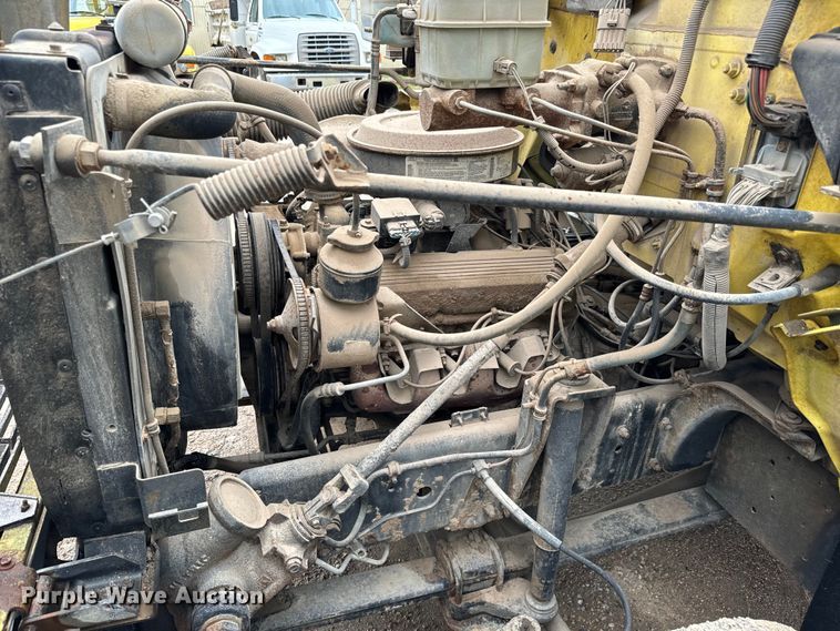 image for item NL9874 1992 GMC TopKick C5500 box truck