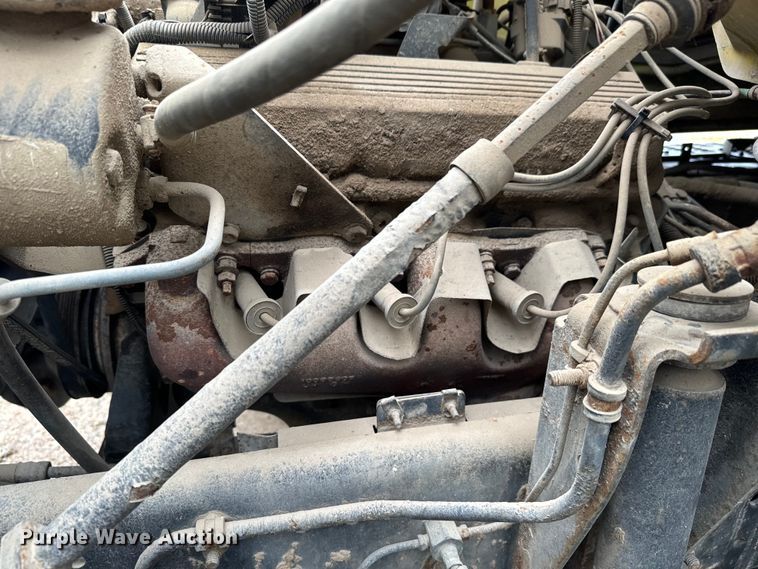 image for item NL9874 1992 GMC TopKick C5500 box truck