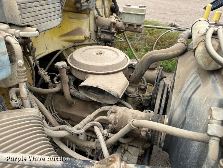 image for item NL9874 1992 GMC TopKick C5500 box truck