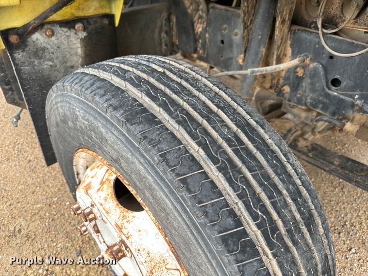 image for item NL9874 1992 GMC TopKick C5500 box truck