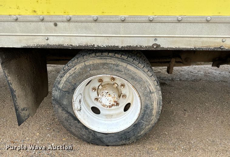 image for item NL9874 1992 GMC TopKick C5500 box truck