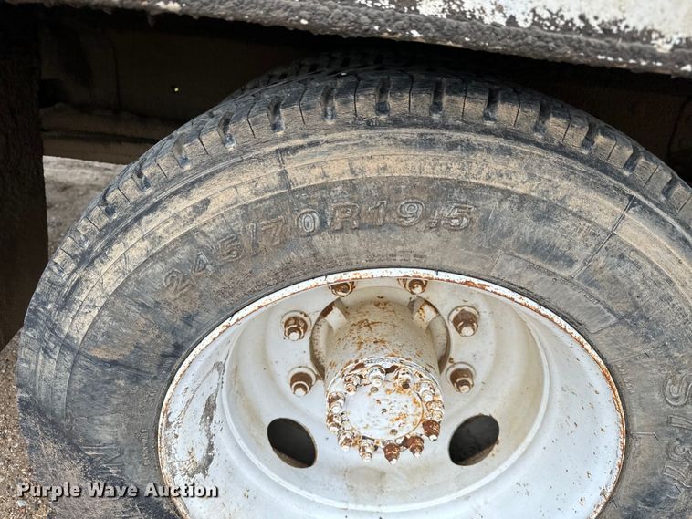 image for item NL9874 1992 GMC TopKick C5500 box truck