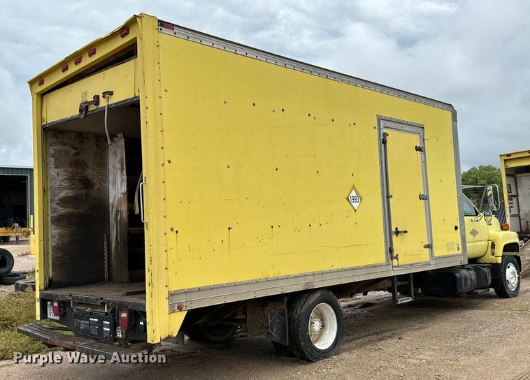 image for item NL9875 1992 GMC TopKick C5500 box truck