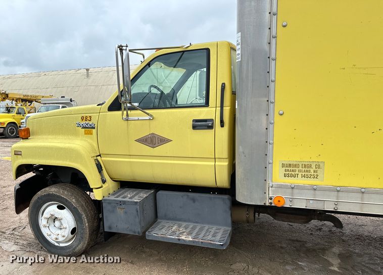 image for item NL9875 1992 GMC TopKick C5500 box truck