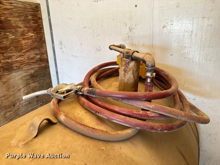 image for item NL9875 1992 GMC TopKick C5500 box truck