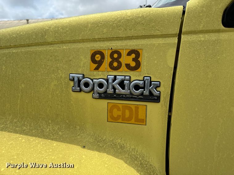 image for item NL9875 1992 GMC TopKick C5500 box truck