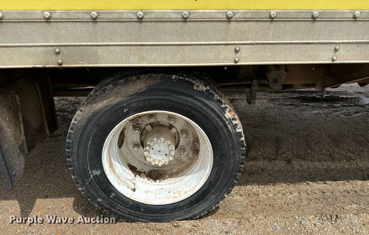 image for item NL9875 1992 GMC TopKick C5500 box truck