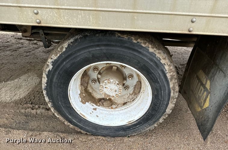 image for item NL9875 1992 GMC TopKick C5500 box truck