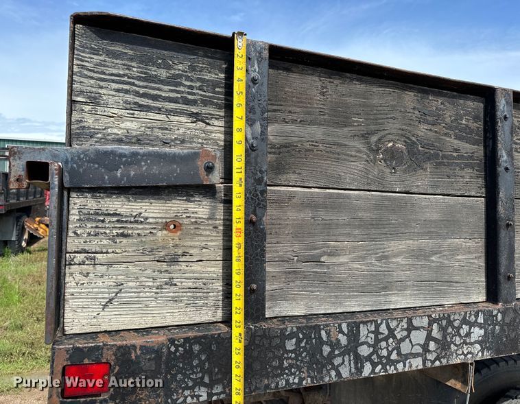 image for item NL9878 1999 GMC C6500 dump truck