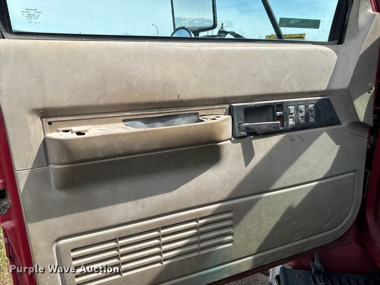 image for item NL9878 1999 GMC C6500 dump truck