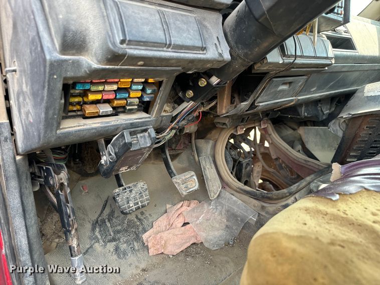 image for item NL9878 1999 GMC C6500 dump truck