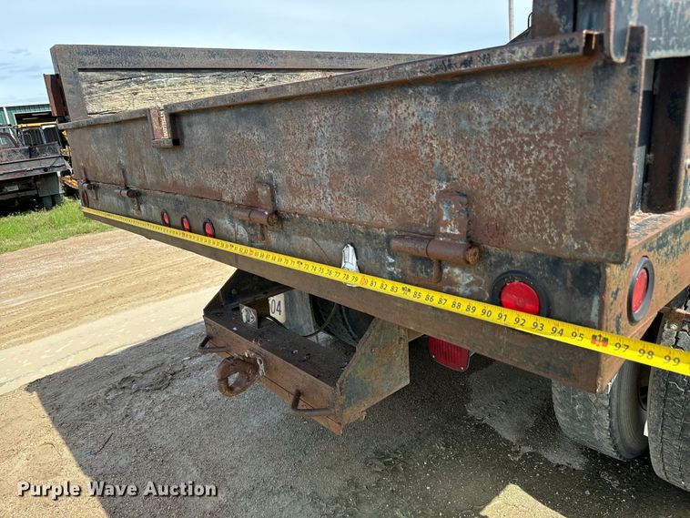 image for item NL9879 1999 GMC TopKick dump truck