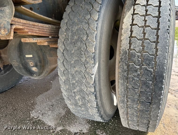 image for item NL9879 1999 GMC TopKick dump truck