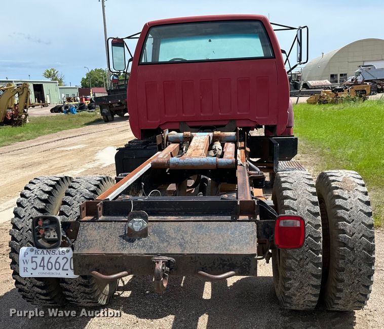 image for item NL9880 1995 GMC TopKick  truck cab and chassis