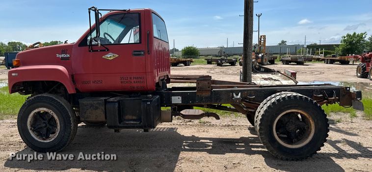 image for item NL9880 1995 GMC TopKick  truck cab and chassis