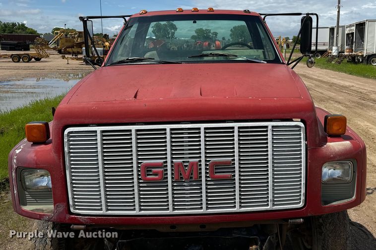 image for item NL9880 1995 GMC TopKick  truck cab and chassis