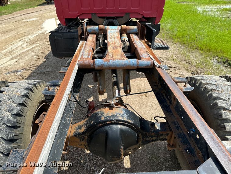 image for item NL9880 1995 GMC TopKick  truck cab and chassis