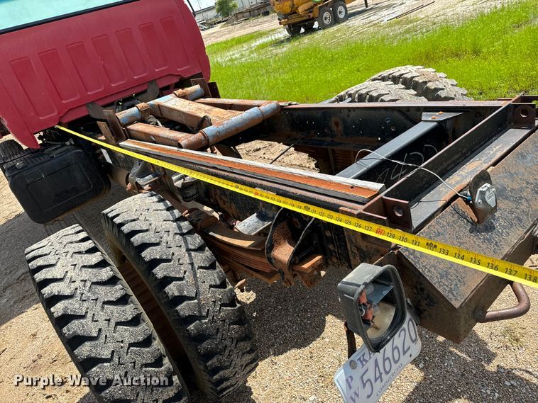 image for item NL9880 1995 GMC TopKick  truck cab and chassis