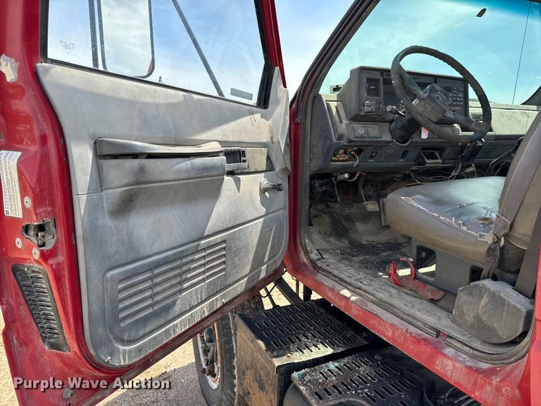 image for item NL9880 1995 GMC TopKick  truck cab and chassis