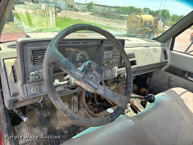 image for item NL9880 1995 GMC TopKick  truck cab and chassis