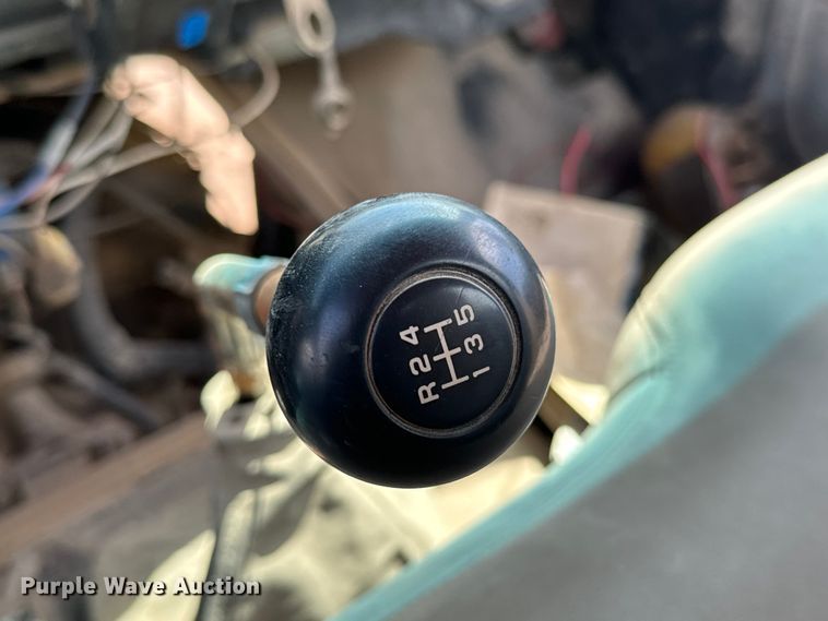 image for item NL9880 1995 GMC TopKick  truck cab and chassis