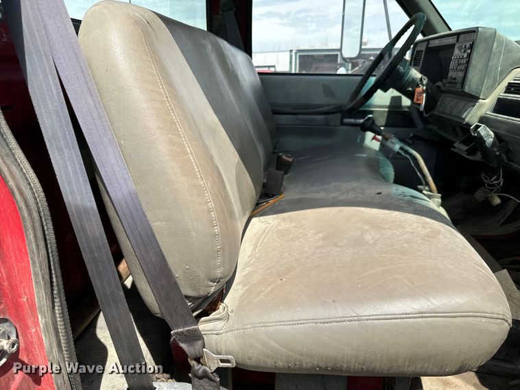 image for item NL9880 1995 GMC TopKick  truck cab and chassis