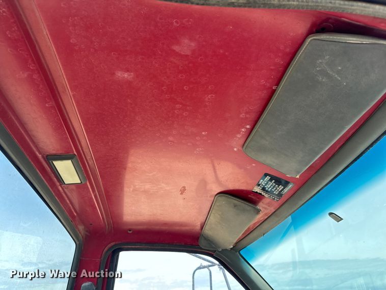 image for item NL9880 1995 GMC TopKick  truck cab and chassis