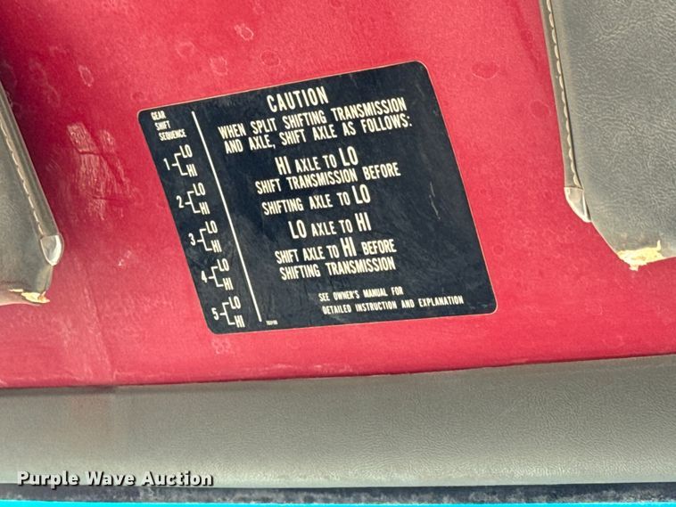 image for item NL9880 1995 GMC TopKick  truck cab and chassis