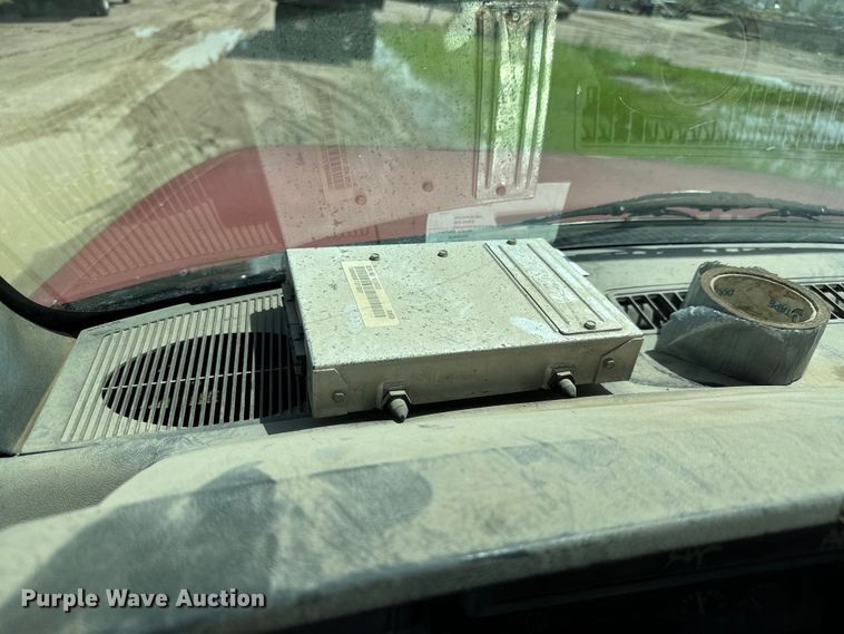 image for item NL9880 1995 GMC TopKick  truck cab and chassis