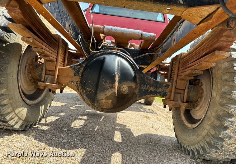 image for item NL9880 1995 GMC TopKick  truck cab and chassis