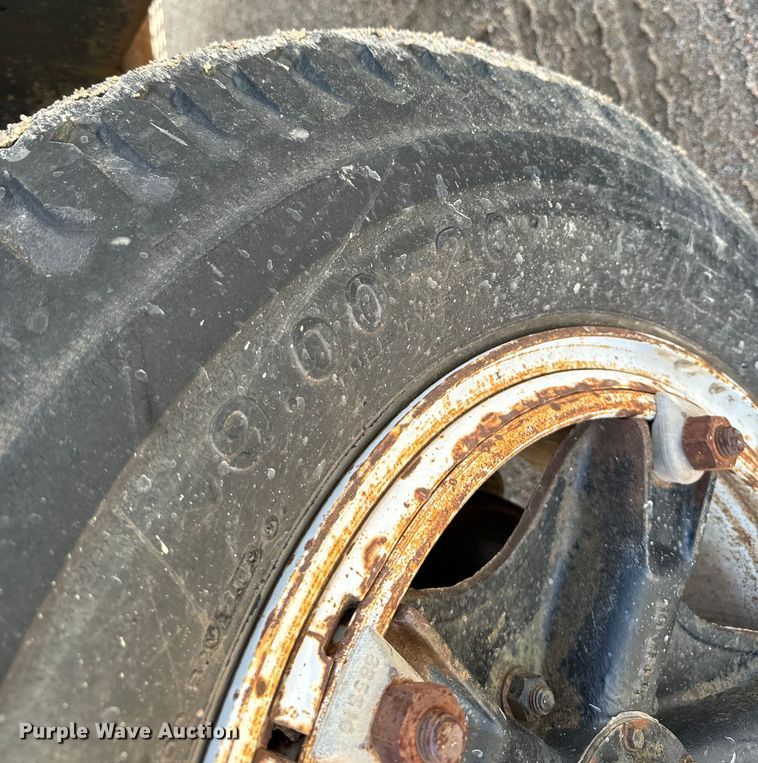 image for item NL9880 1995 GMC TopKick  truck cab and chassis