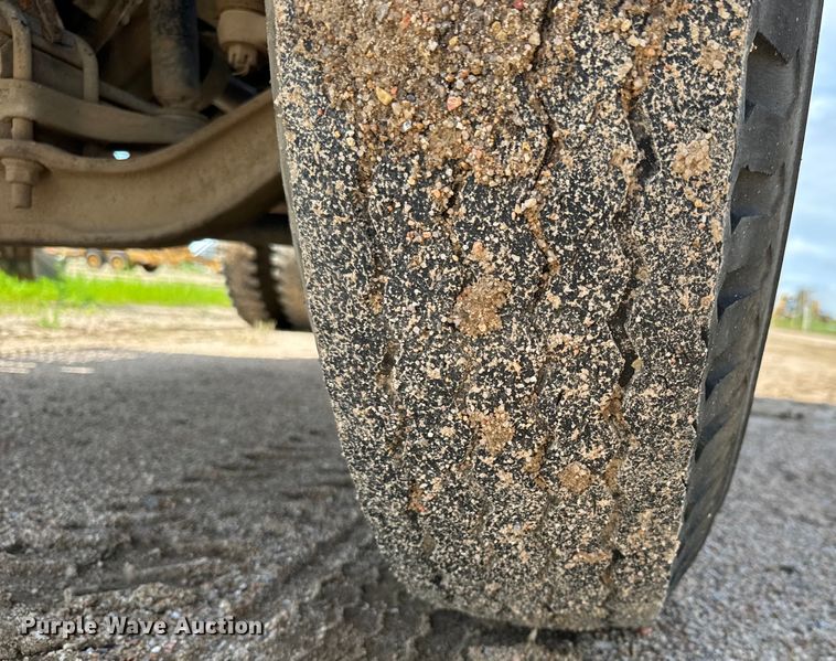 image for item NL9880 1995 GMC TopKick  truck cab and chassis