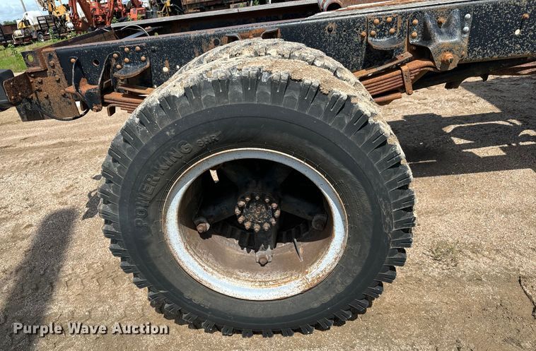 image for item NL9880 1995 GMC TopKick  truck cab and chassis