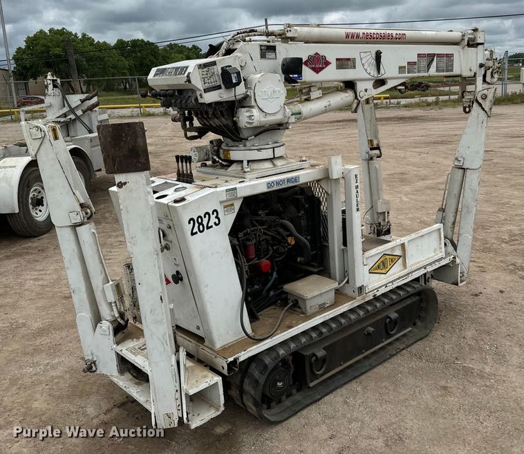 image for item NL9889 2003 SDP  EZ Hauler Series 2 mini digger derrick with trailer