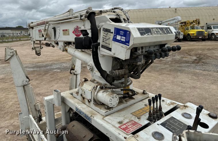 image for item NL9889 2003 SDP  EZ Hauler Series 2 mini digger derrick with trailer