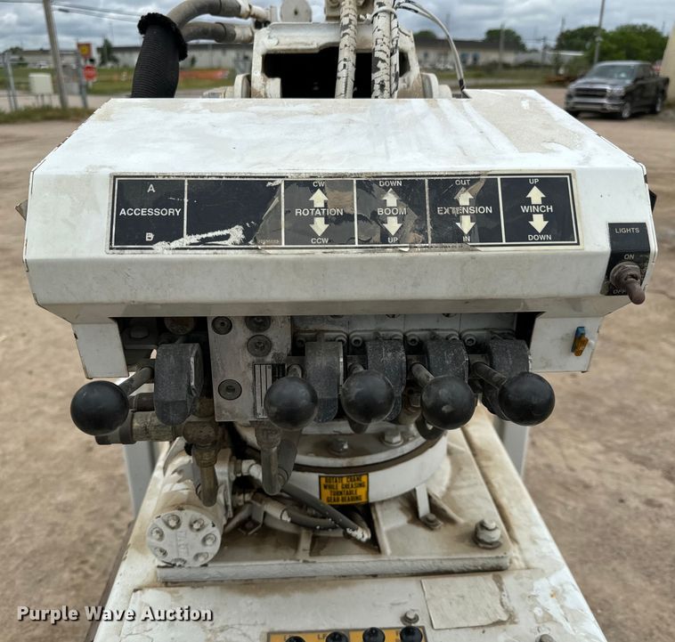 image for item NL9889 2003 SDP  EZ Hauler Series 2 mini digger derrick with trailer