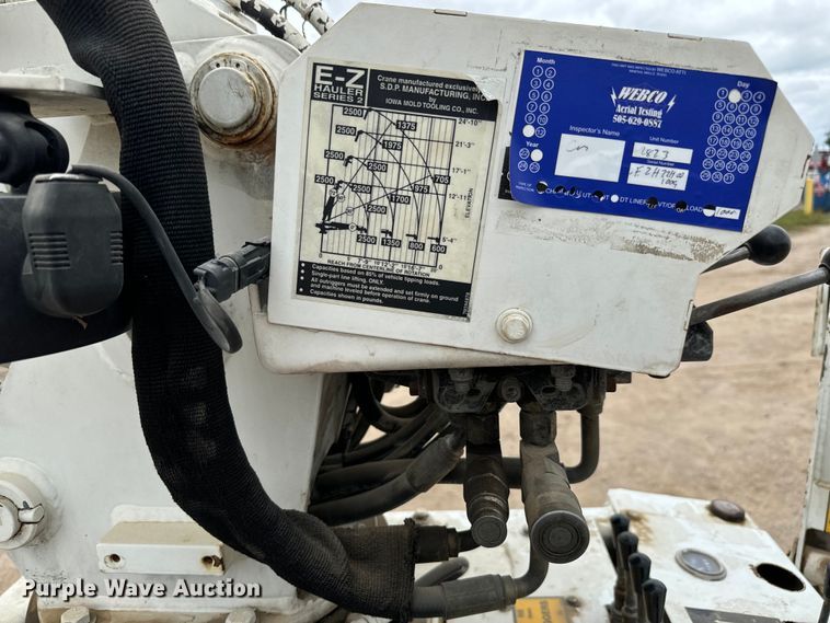 image for item NL9889 2003 SDP  EZ Hauler Series 2 mini digger derrick with trailer