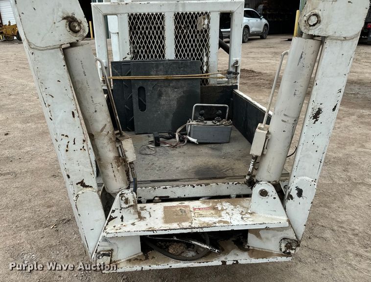 image for item NL9889 2003 SDP  EZ Hauler Series 2 mini digger derrick with trailer