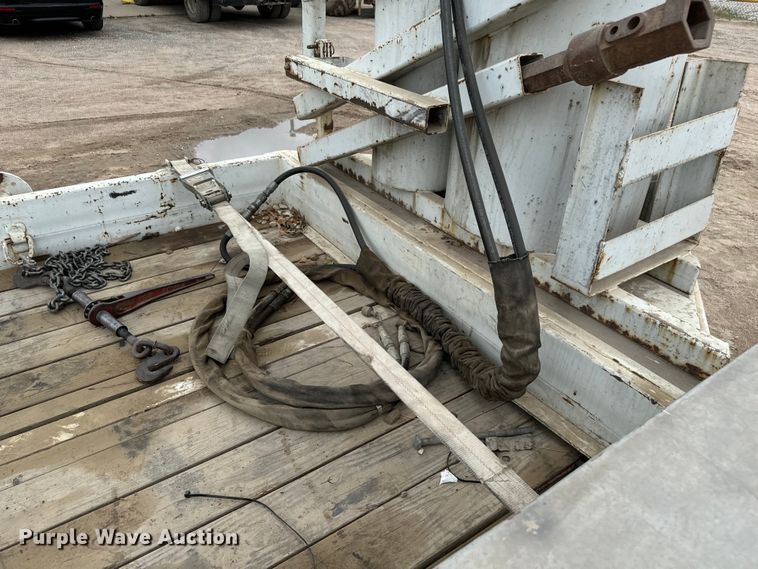 image for item NL9889 2003 SDP  EZ Hauler Series 2 mini digger derrick with trailer