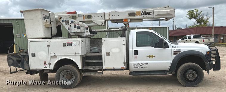 image for item NL9893 2009 Ford F550 Super Duty XL bucket truck