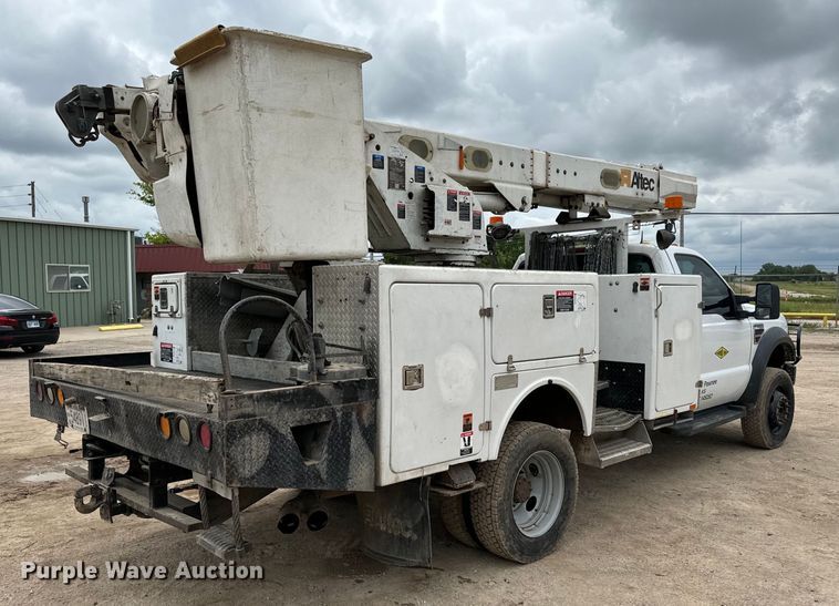image for item NL9893 2009 Ford F550 Super Duty XL bucket truck