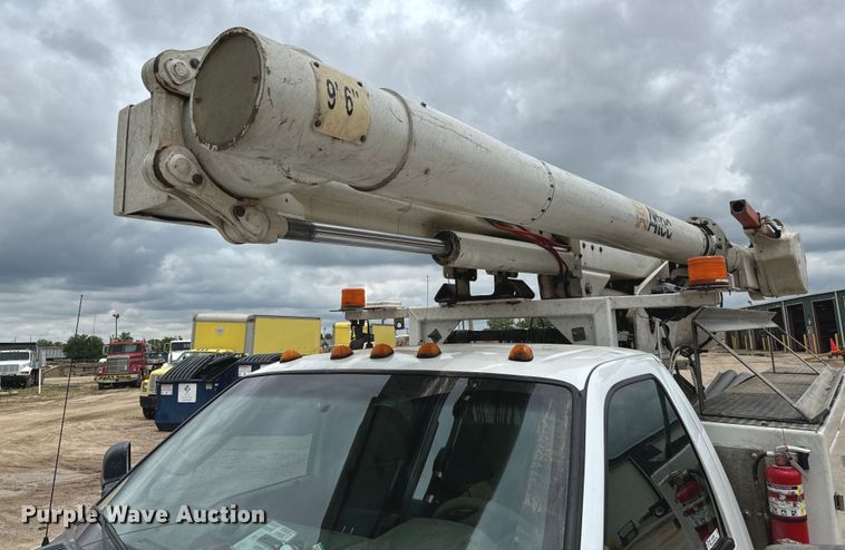 image for item NL9893 2009 Ford F550 Super Duty XL bucket truck