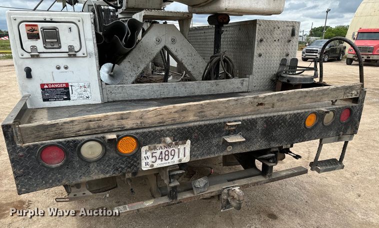 image for item NL9893 2009 Ford F550 Super Duty XL bucket truck