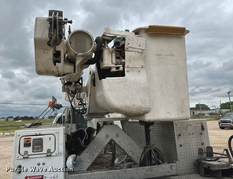 image for item NL9893 2009 Ford F550 Super Duty XL bucket truck