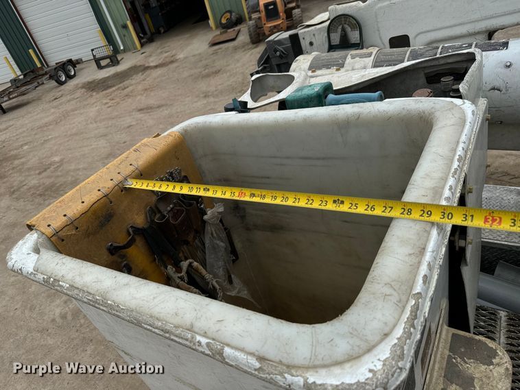 image for item NL9893 2009 Ford F550 Super Duty XL bucket truck