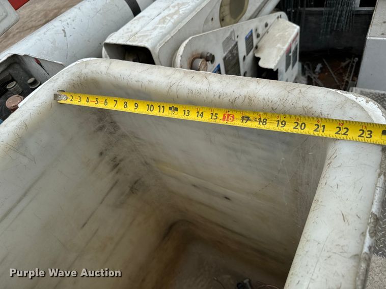 image for item NL9893 2009 Ford F550 Super Duty XL bucket truck