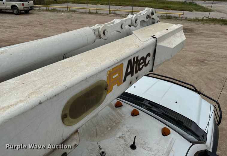 image for item NL9893 2009 Ford F550 Super Duty XL bucket truck