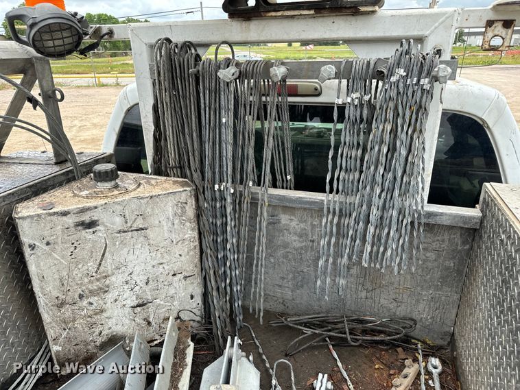 image for item NL9893 2009 Ford F550 Super Duty XL bucket truck